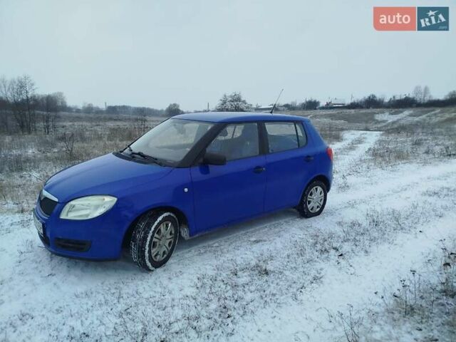 Синий Шкода Фабия, объемом двигателя 1.2 л и пробегом 220 тыс. км за 4500 $, фото 7 на Automoto.ua