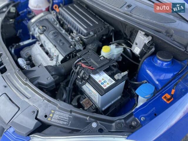 Синий Шкода Фабия, объемом двигателя 1.4 л и пробегом 195 тыс. км за 6900 $, фото 44 на Automoto.ua