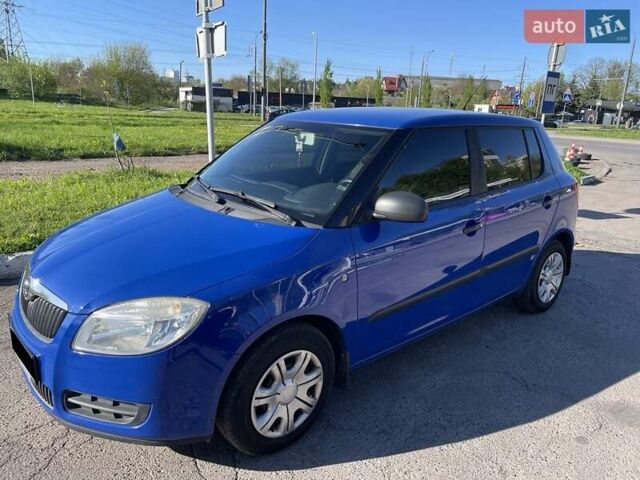 Синій Шкода Фабія, об'ємом двигуна 1.2 л та пробігом 201 тис. км за 5000 $, фото 1 на Automoto.ua