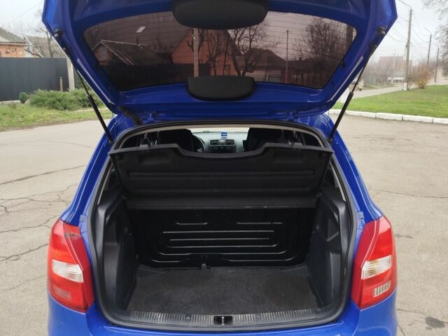 Синій Шкода Фабія, об'ємом двигуна 1.2 л та пробігом 274 тис. км за 3500 $, фото 5 на Automoto.ua