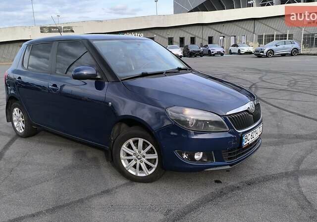 Синий Шкода Фабия, объемом двигателя 1.39 л и пробегом 101 тыс. км за 6300 $, фото 1 на Automoto.ua