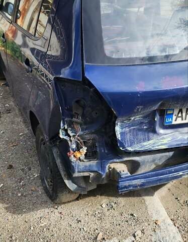 Синій Шкода Фабія, об'ємом двигуна 1.39 л та пробігом 385 тис. км за 2000 $, фото 4 на Automoto.ua