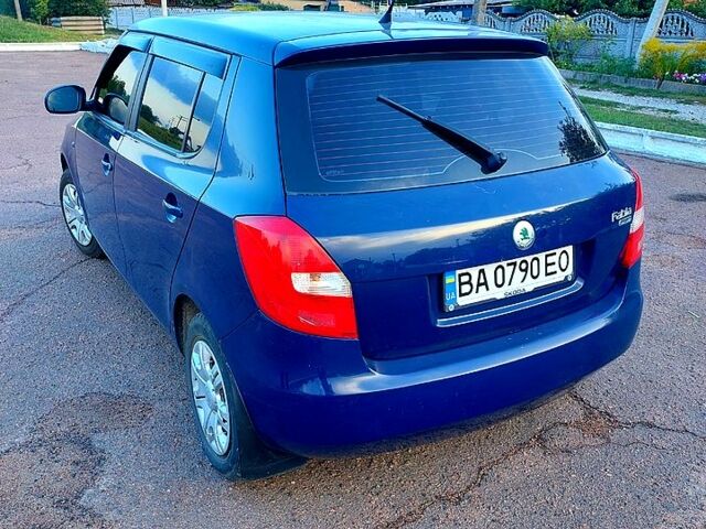 Синій Шкода Фабія, об'ємом двигуна 1.4 л та пробігом 260 тис. км за 4355 $, фото 2 на Automoto.ua