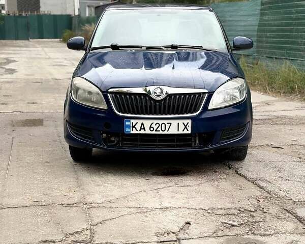 Синій Шкода Фабія, об'ємом двигуна 1.39 л та пробігом 420 тис. км за 2750 $, фото 1 на Automoto.ua