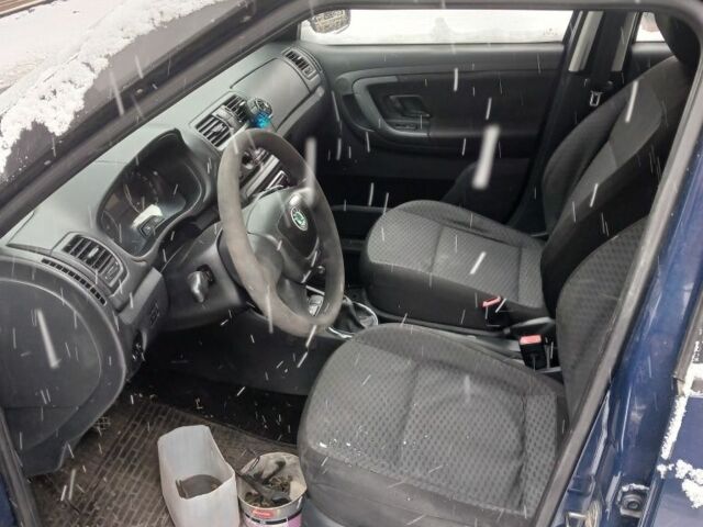 Синій Шкода Фабія, об'ємом двигуна 1.4 л та пробігом 250 тис. км за 2500 $, фото 7 на Automoto.ua