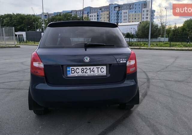 Синий Шкода Фабия, объемом двигателя 1.39 л и пробегом 101 тыс. км за 6300 $, фото 13 на Automoto.ua