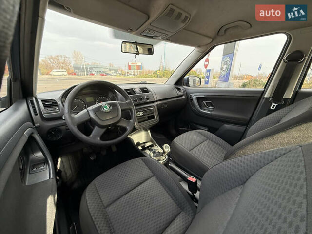 Синій Шкода Фабія, об'ємом двигуна 1.4 л та пробігом 257 тис. км за 4500 $, фото 10 на Automoto.ua