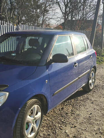 Синій Шкода Фабія, об'ємом двигуна 1.42 л та пробігом 185 тис. км за 5500 $, фото 1 на Automoto.ua