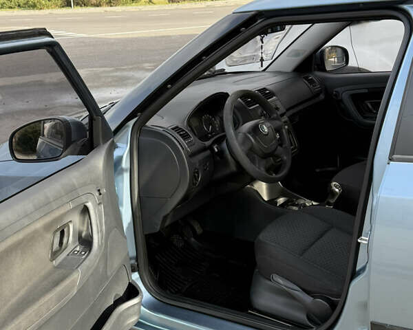Синій Шкода Фабія, об'ємом двигуна 1.4 л та пробігом 257 тис. км за 4500 $, фото 9 на Automoto.ua