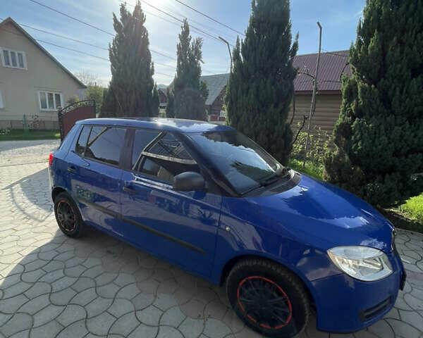 Синий Шкода Фабия, объемом двигателя 1.2 л и пробегом 258 тыс. км за 4000 $, фото 1 на Automoto.ua
