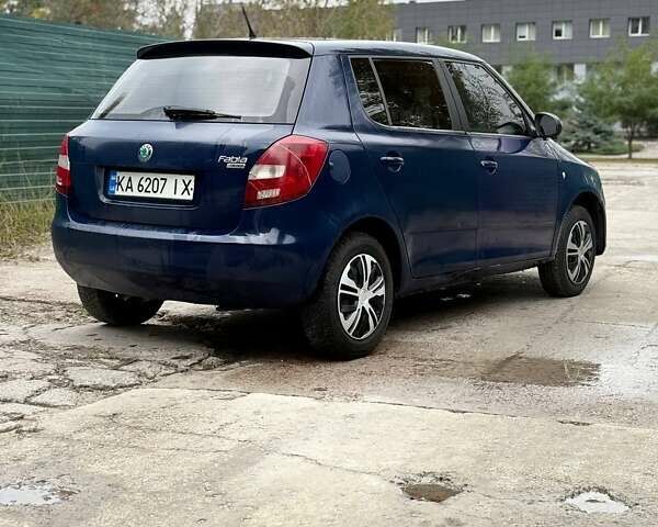 Синій Шкода Фабія, об'ємом двигуна 1.39 л та пробігом 420 тис. км за 2750 $, фото 3 на Automoto.ua