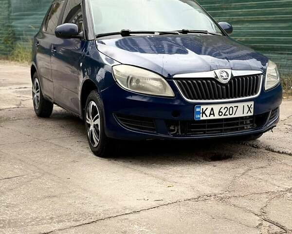 Синій Шкода Фабія, об'ємом двигуна 1.39 л та пробігом 420 тис. км за 2750 $, фото 2 на Automoto.ua