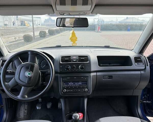 Синий Шкода Фабия, объемом двигателя 1.2 л и пробегом 145 тыс. км за 5250 $, фото 9 на Automoto.ua