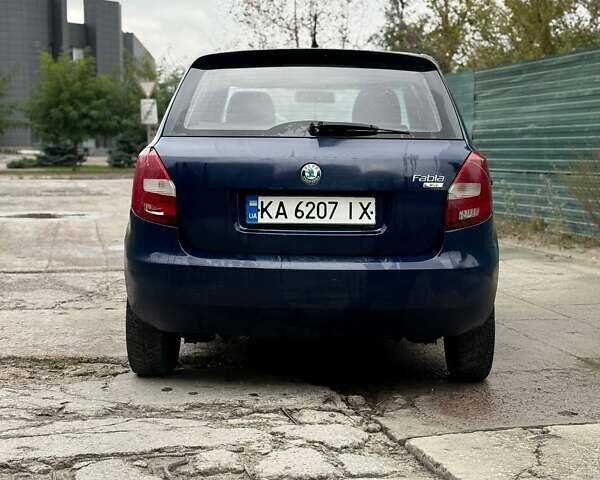 Синій Шкода Фабія, об'ємом двигуна 1.39 л та пробігом 420 тис. км за 2750 $, фото 4 на Automoto.ua