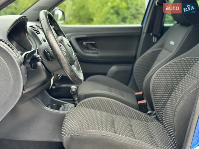 Синий Шкода Фабия, объемом двигателя 1.4 л и пробегом 212 тыс. км за 7950 $, фото 15 на Automoto.ua