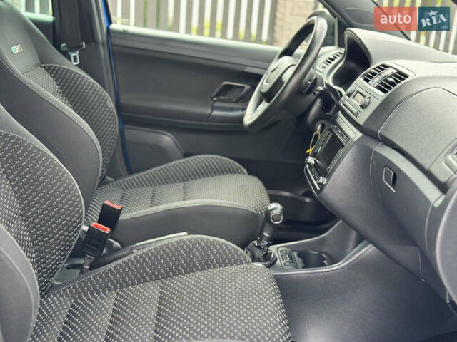 Синий Шкода Фабия, объемом двигателя 1.4 л и пробегом 212 тыс. км за 7950 $, фото 9 на Automoto.ua