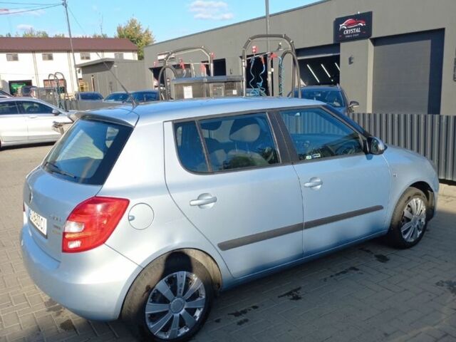 Синий Шкода Фабия, объемом двигателя 1.2 л и пробегом 3 тыс. км за 5600 $, фото 2 на Automoto.ua