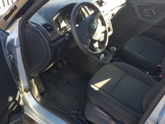 Синий Шкода Фабия, объемом двигателя 1.2 л и пробегом 3 тыс. км за 5600 $, фото 7 на Automoto.ua