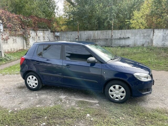 Шкода Фабия 2011 в Днепре (Днепропетровске) на Automoto.ua Синий Шкода Фабия, объемом двигателя 1.2 л и пробегом 155 тыс. км за 5700 $, фото 11 на Automoto.ua