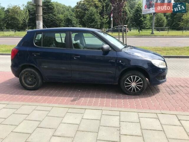 Синій Шкода Фабія, об'ємом двигуна 1.39 л та пробігом 448 тис. км за 4100 $, фото 3 на Automoto.ua