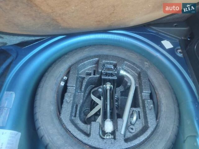 Синий Шкода Фабия, объемом двигателя 1.4 л и пробегом 142 тыс. км за 7899 $, фото 36 на Automoto.ua