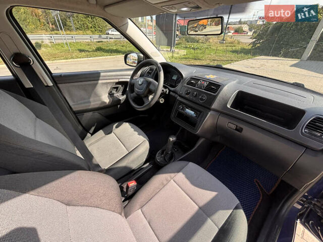 Синий Шкода Фабия, объемом двигателя 1.6 л и пробегом 285 тыс. км за 4700 $, фото 18 на Automoto.ua