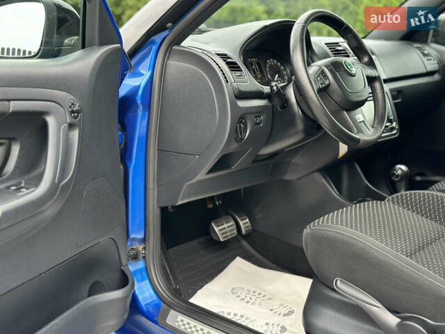 Синий Шкода Фабия, объемом двигателя 1.4 л и пробегом 212 тыс. км за 7950 $, фото 14 на Automoto.ua