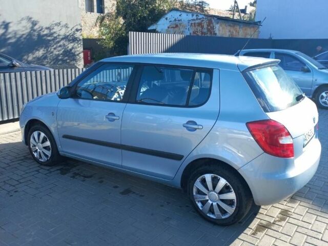 Синий Шкода Фабия, объемом двигателя 1.2 л и пробегом 3 тыс. км за 5600 $, фото 1 на Automoto.ua