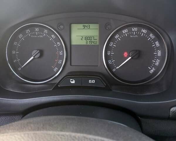 Синий Шкода Фабия, объемом двигателя 1.6 л и пробегом 218 тыс. км за 6500 $, фото 6 на Automoto.ua