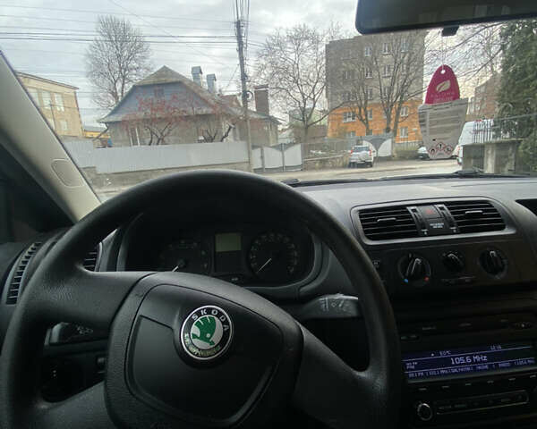 Синій Шкода Фабія, об'ємом двигуна 1.2 л та пробігом 190 тис. км за 6100 $, фото 14 на Automoto.ua