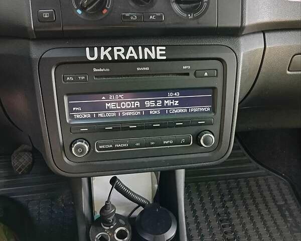 Синий Шкода Фабия, объемом двигателя 1.2 л и пробегом 237 тыс. км за 5200 $, фото 40 на Automoto.ua
