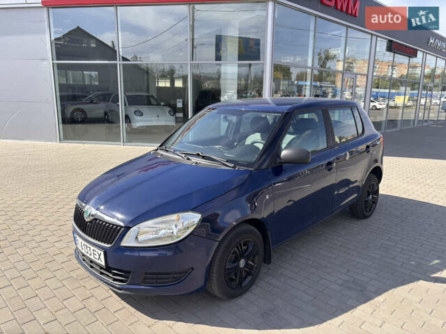 Синий Шкода Фабия, объемом двигателя 1.6 л и пробегом 285 тыс. км за 4700 $, фото 2 на Automoto.ua