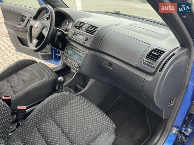 Синий Шкода Фабия, объемом двигателя 1.4 л и пробегом 142 тыс. км за 7899 $, фото 32 на Automoto.ua