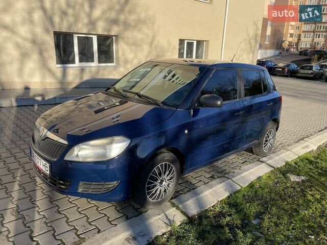 Синий Шкода Фабия, объемом двигателя 1.6 л и пробегом 241 тыс. км за 5100 $, фото 1 на Automoto.ua