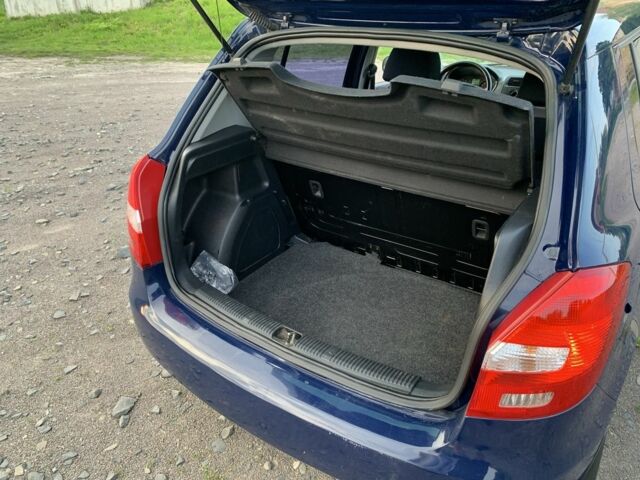 Синий Шкода Фабия, объемом двигателя 1.2 л и пробегом 197 тыс. км за 4500 $, фото 10 на Automoto.ua