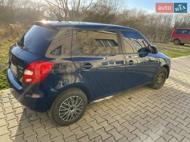 Синий Шкода Фабия, объемом двигателя 1.6 л и пробегом 241 тыс. км за 5100 $, фото 3 на Automoto.ua