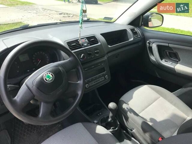 Синій Шкода Фабія, об'ємом двигуна 1.39 л та пробігом 448 тис. км за 4100 $, фото 8 на Automoto.ua