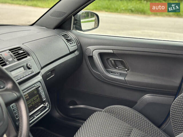 Синий Шкода Фабия, объемом двигателя 1.4 л и пробегом 212 тыс. км за 7950 $, фото 16 на Automoto.ua