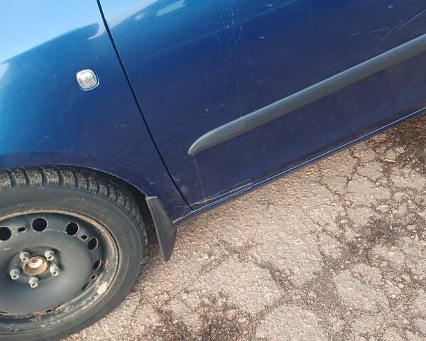 Синий Шкода Фабия, объемом двигателя 1.6 л и пробегом 218 тыс. км за 6500 $, фото 5 на Automoto.ua