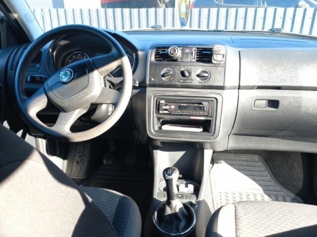 Синий Шкода Фабия, объемом двигателя 1.2 л и пробегом 3 тыс. км за 5600 $, фото 3 на Automoto.ua