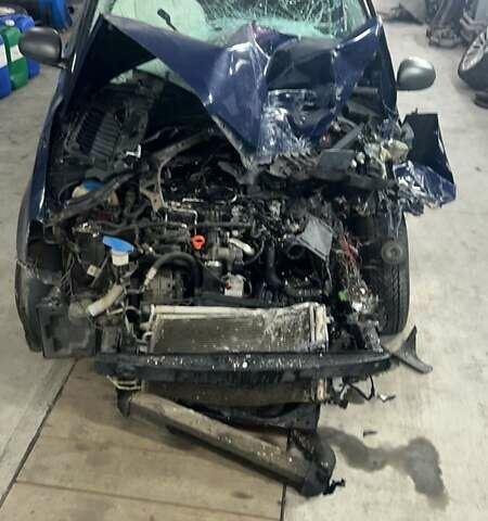 Синій Шкода Фабія, об'ємом двигуна 1.6 л та пробігом 195 тис. км за 2200 $, фото 9 на Automoto.ua