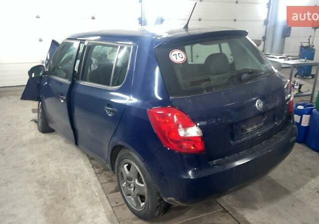 Синій Шкода Фабія, об'ємом двигуна 1.6 л та пробігом 195 тис. км за 2200 $, фото 5 на Automoto.ua