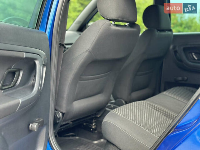 Синий Шкода Фабия, объемом двигателя 1.4 л и пробегом 212 тыс. км за 7950 $, фото 4 на Automoto.ua