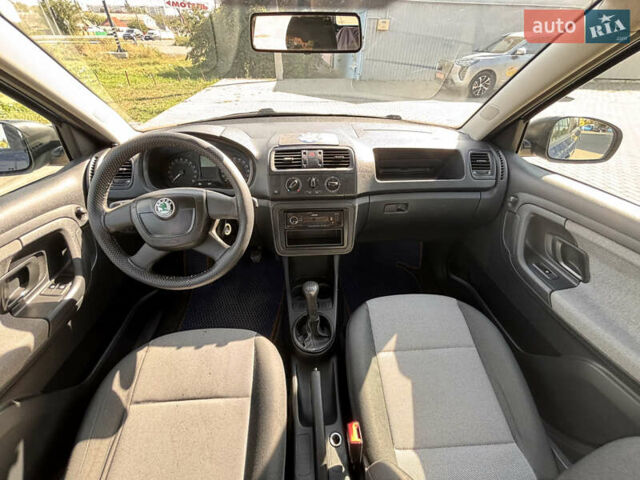 Синий Шкода Фабия, объемом двигателя 1.6 л и пробегом 285 тыс. км за 4700 $, фото 16 на Automoto.ua