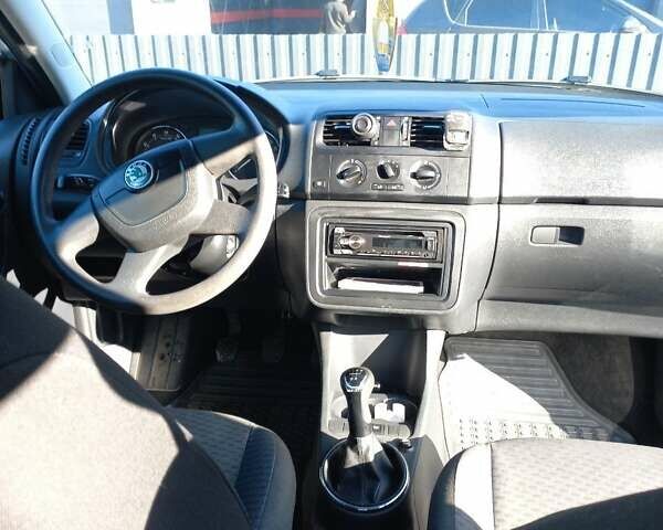 Синій Шкода Фабія, об'ємом двигуна 1.2 л та пробігом 147 тис. км за 5500 $, фото 4 на Automoto.ua