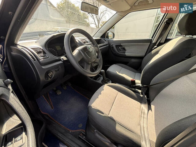 Синий Шкода Фабия, объемом двигателя 1.6 л и пробегом 285 тыс. км за 4700 $, фото 14 на Automoto.ua