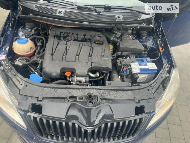 Синій Шкода Фабія, об'ємом двигуна 1.6 л та пробігом 340 тис. км за 5300 $, фото 12 на Automoto.ua