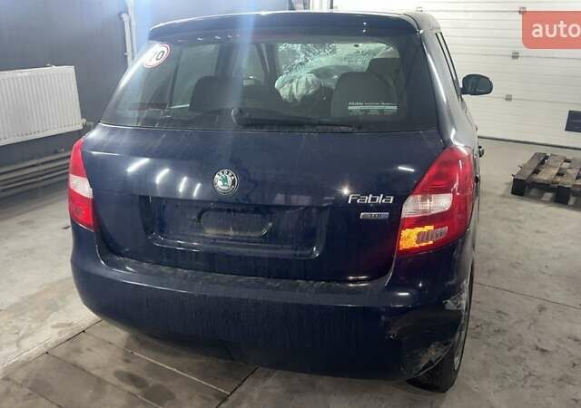 Синій Шкода Фабія, об'ємом двигуна 1.6 л та пробігом 195 тис. км за 2200 $, фото 3 на Automoto.ua