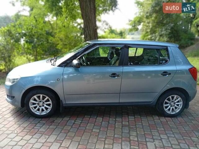 Синий Шкода Фабия, объемом двигателя 1.2 л и пробегом 237 тыс. км за 5200 $, фото 8 на Automoto.ua