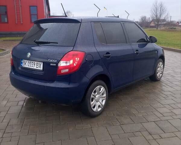 Синий Шкода Фабия, объемом двигателя 1.6 л и пробегом 279 тыс. км за 5200 $, фото 5 на Automoto.ua